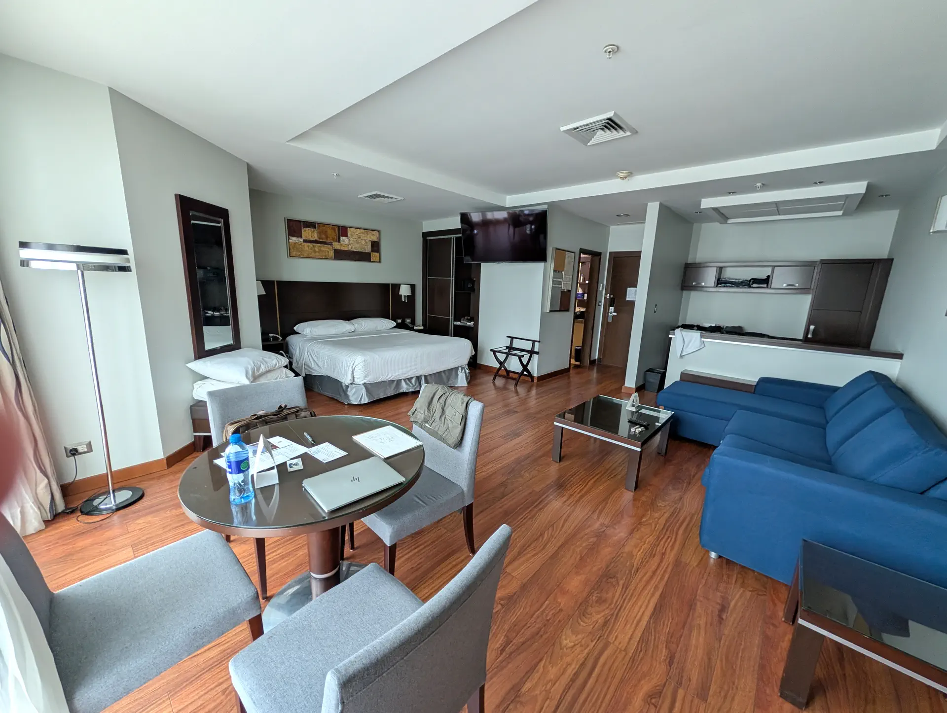 Studio room at the Marriott Executive Apartments Finisterre Panama City