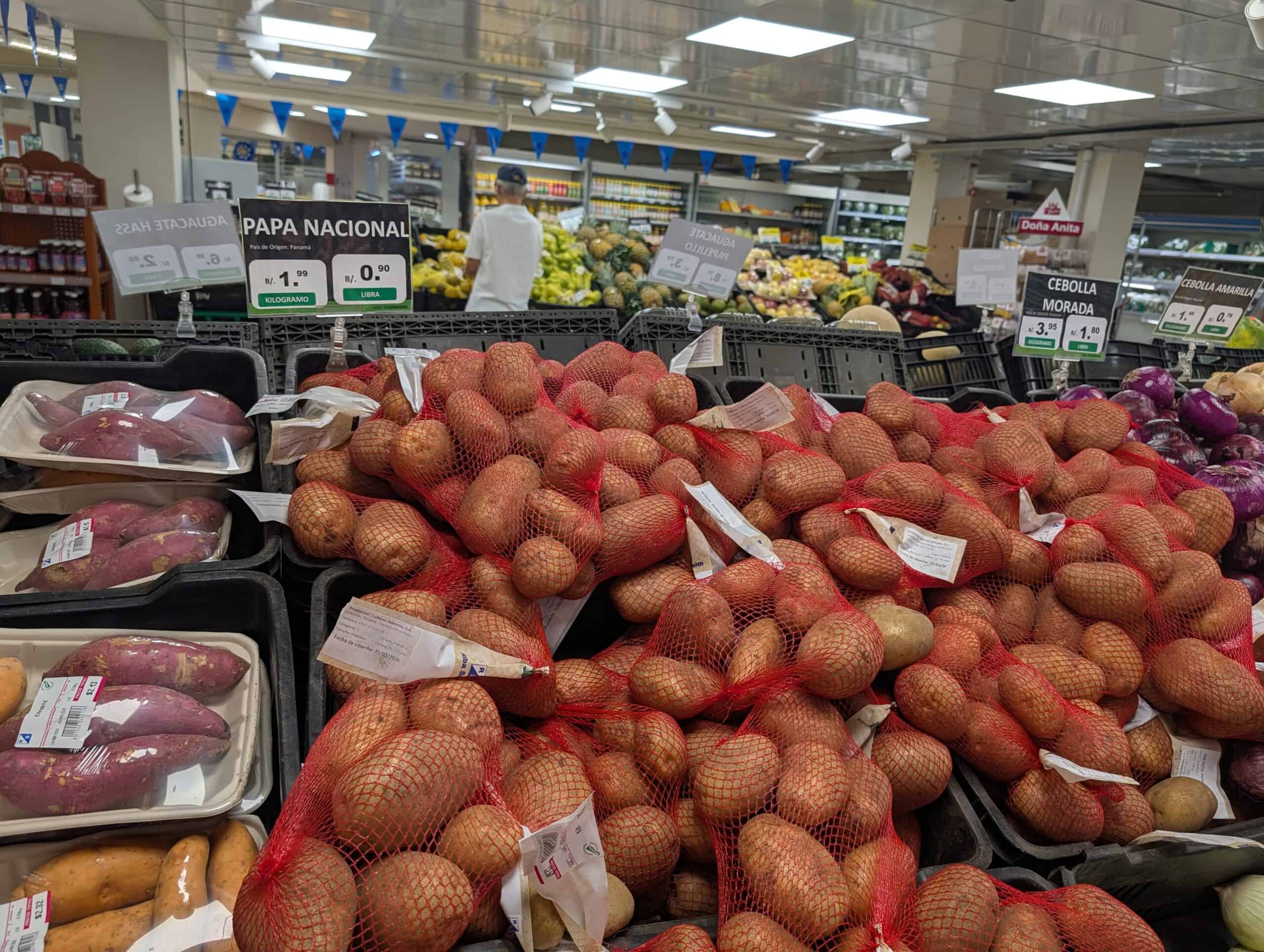 Fresh produce section at Riba Smith supermarket Panama City